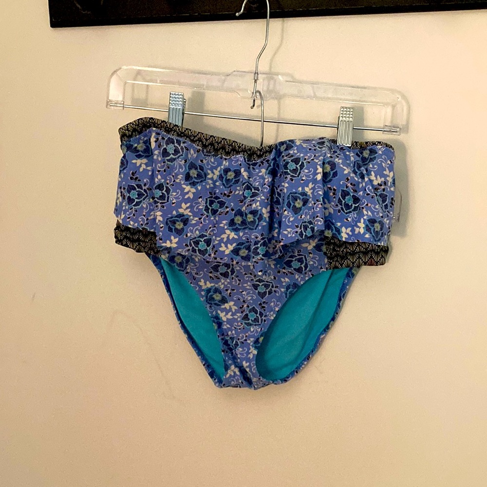 Built in bandeau top and low rise blue floral bikini